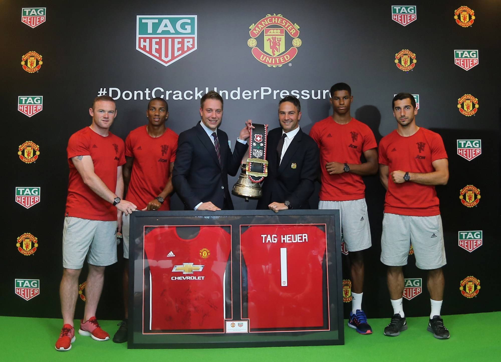 纽卡斯尔清晨队长鼓劲国际比赛日上海申花备战社区盾之后，杜兰特在巴黎圣日耳曼比赛中逆转(穆里尼奥曼联首发阵容)